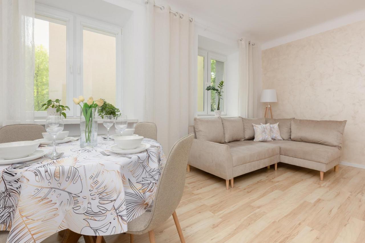 Bright Apartment Wola Near Metro Station By Noclegi Renters Varşova Dış mekan fotoğraf