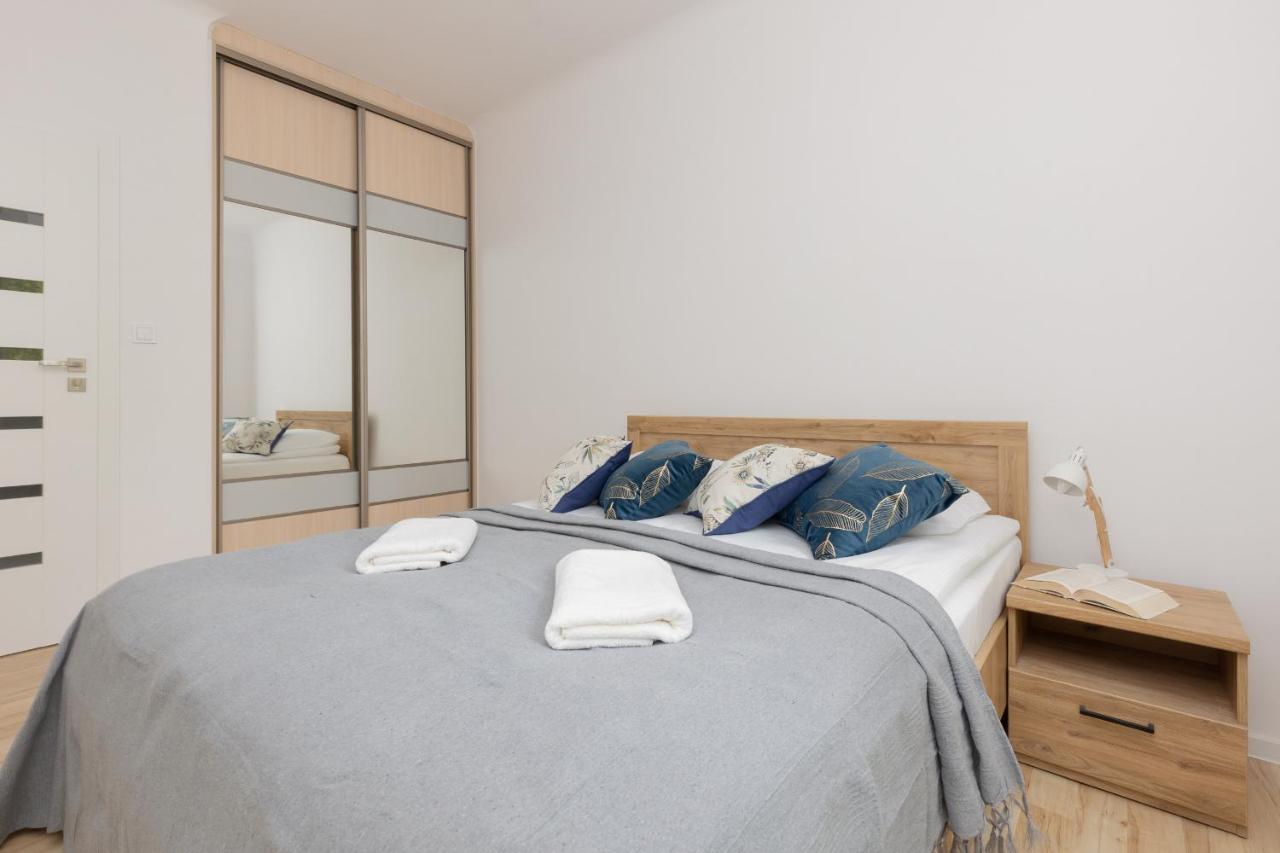 Bright Apartment Wola Near Metro Station By Noclegi Renters Varşova Dış mekan fotoğraf