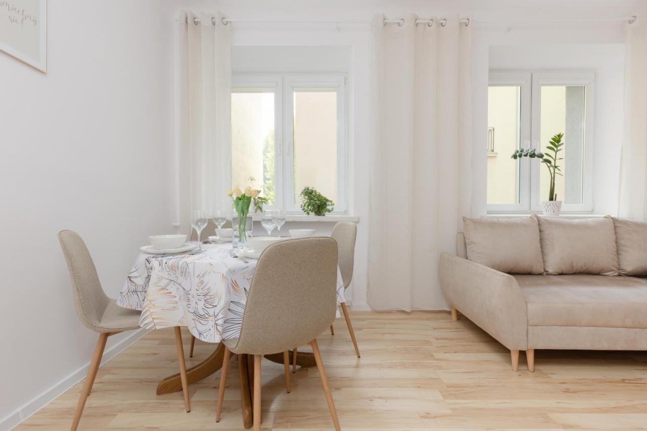 Bright Apartment Wola Near Metro Station By Noclegi Renters Varşova Dış mekan fotoğraf