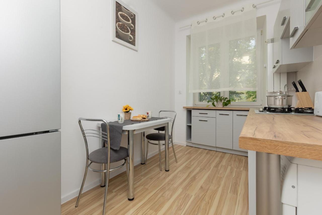 Bright Apartment Wola Near Metro Station By Noclegi Renters Varşova Dış mekan fotoğraf