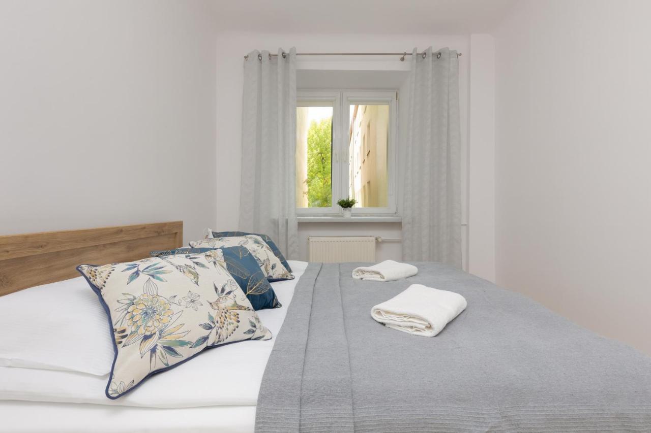 Bright Apartment Wola Near Metro Station By Noclegi Renters Varşova Dış mekan fotoğraf