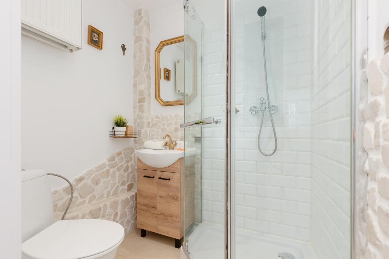 Bright Apartment Wola Near Metro Station By Noclegi Renters Varşova Dış mekan fotoğraf